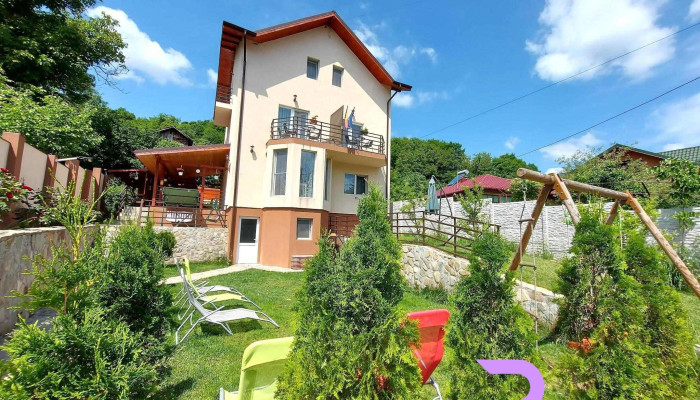 Pensiunile Casuta Cu Trandafiri 1 Si 2 Catalog - Slănic