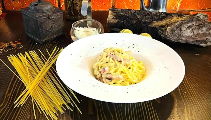 Pizza La Mita De La Proprietar - Domnești