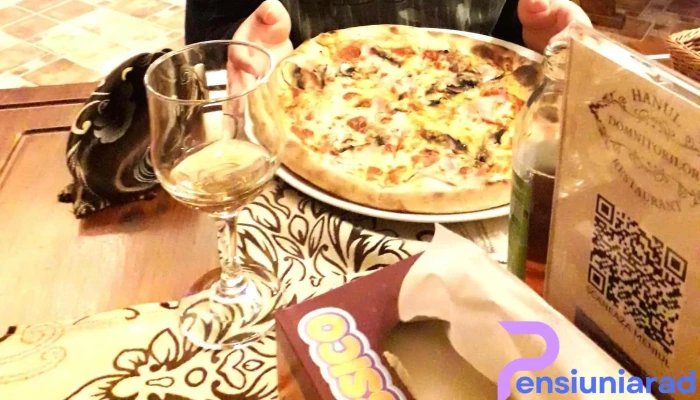 Restaurant Cu Specific Romanesc -    Hanul Domnitorilor Pizza - Predeal