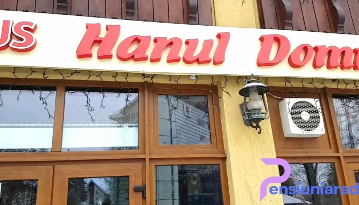 Restaurant Cu Specific Romanesc -    Hanul Domnitorilor Videoclipuri - Predeal