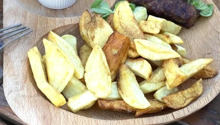 Restaurant La Iulian Cartofi Prajiti - Râu Alb De Jos