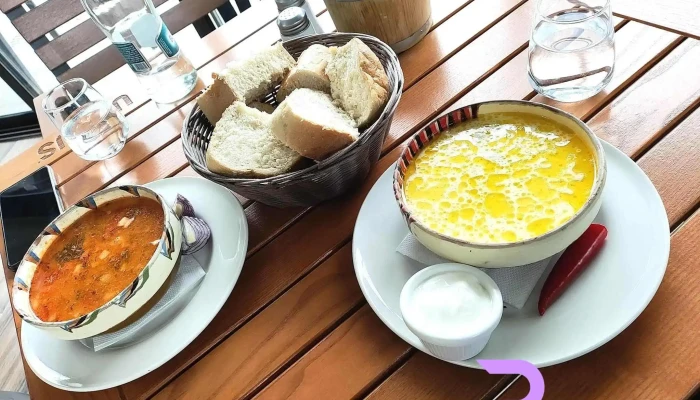 Restaurant La Iulian Mancaruribauturi - Râu Alb De Jos