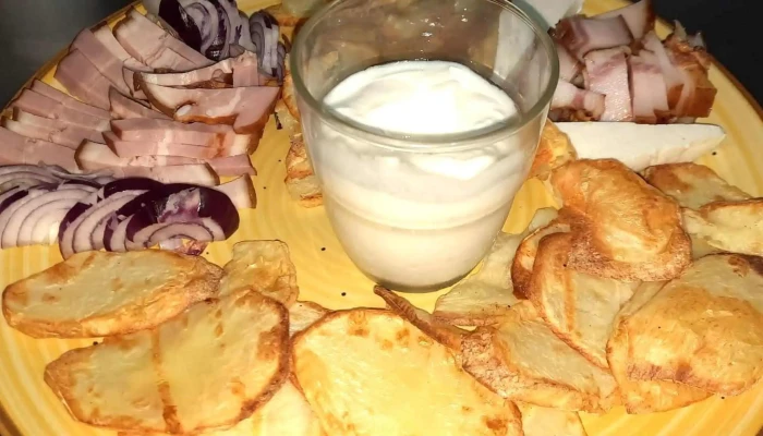 Restaurant Martisorul -  Deschis Acum - Cacica