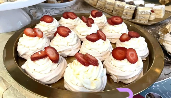 Restaurant Piatra Craiului -  Pavlova - Câmpulung