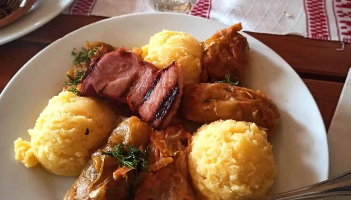 Restaurant Vanatoresc Furnica Varza Murata Tocata - Sinaia
