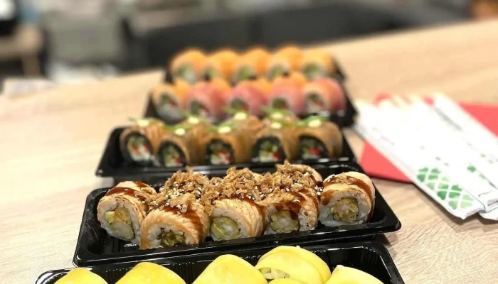 Royal Sushi Restobar De La Proprietar - Tunari