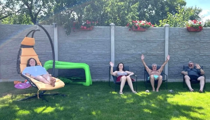 Rural Studio -    Pool Party And Drinks Scor - Săcădat