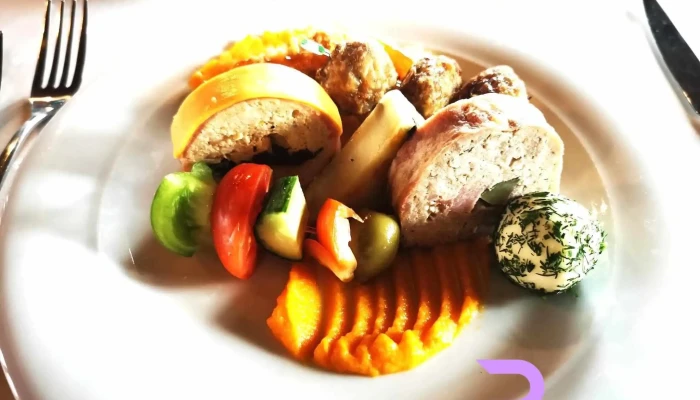 Sanmartin Restaurant Pensiune Mancaruribauturi - Sânmartin