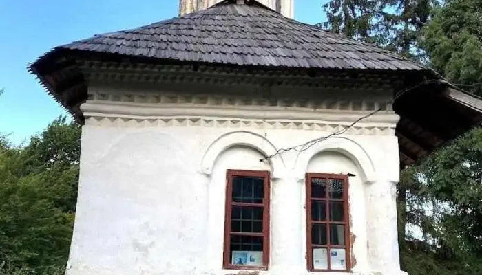 Schitul Păpușa - Romania