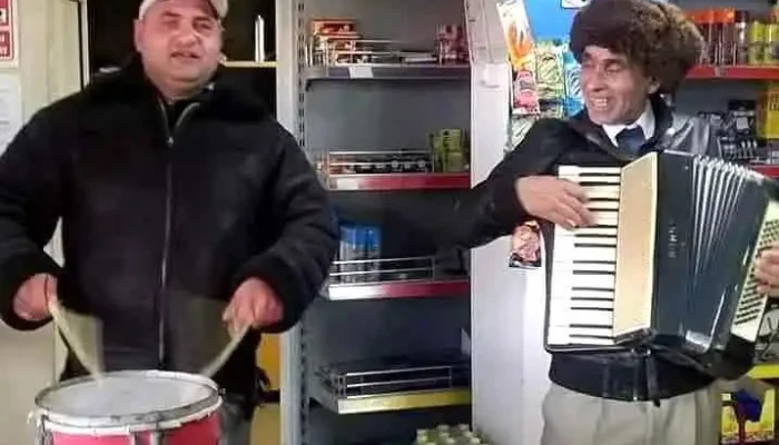 Targ Comunal Tufeni Interior - Tufeni