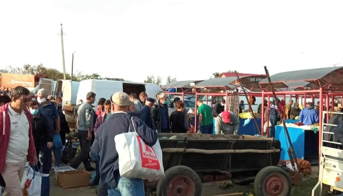 Târg comunal Tufeni - Tufeni