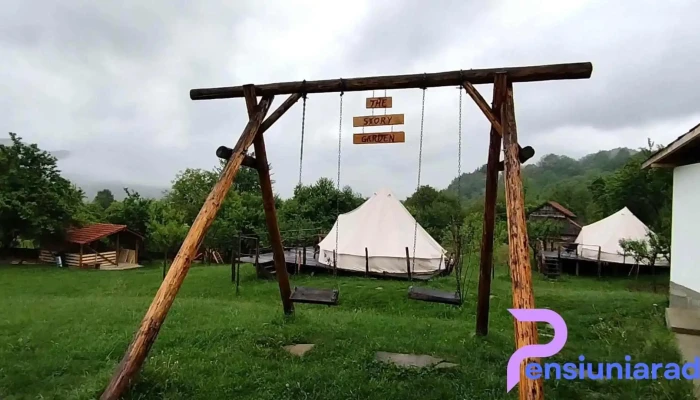 The Story Garden Corbii De Piatra De La Proprietar - Corbi