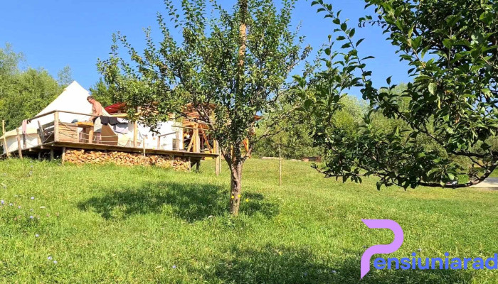 The Story Garden Corbii De Piatra Exterior - Corbi