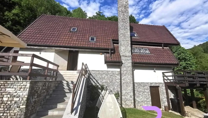 Vila Negras De La Vizitatori - Trăisteni