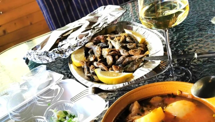 Vin La Peste Cherhana Delivery Reduceri - Lumina